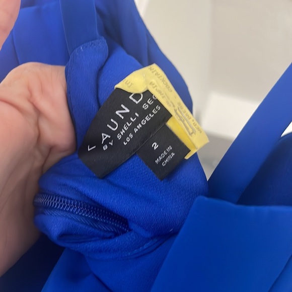 Dress// gown size 2 - Picture 5 of 8